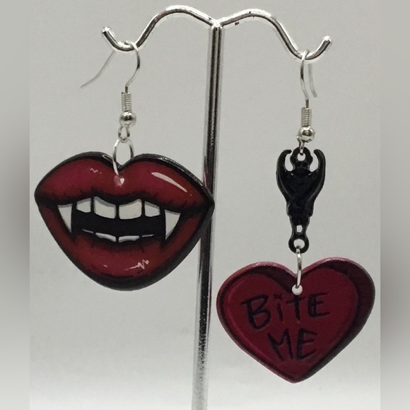 Handmade Jewelry - HANDMADE BITE ME VAMPIRE LIPS TEETH HANGING BAT HALLOWEEN PIERCED EARRINGS